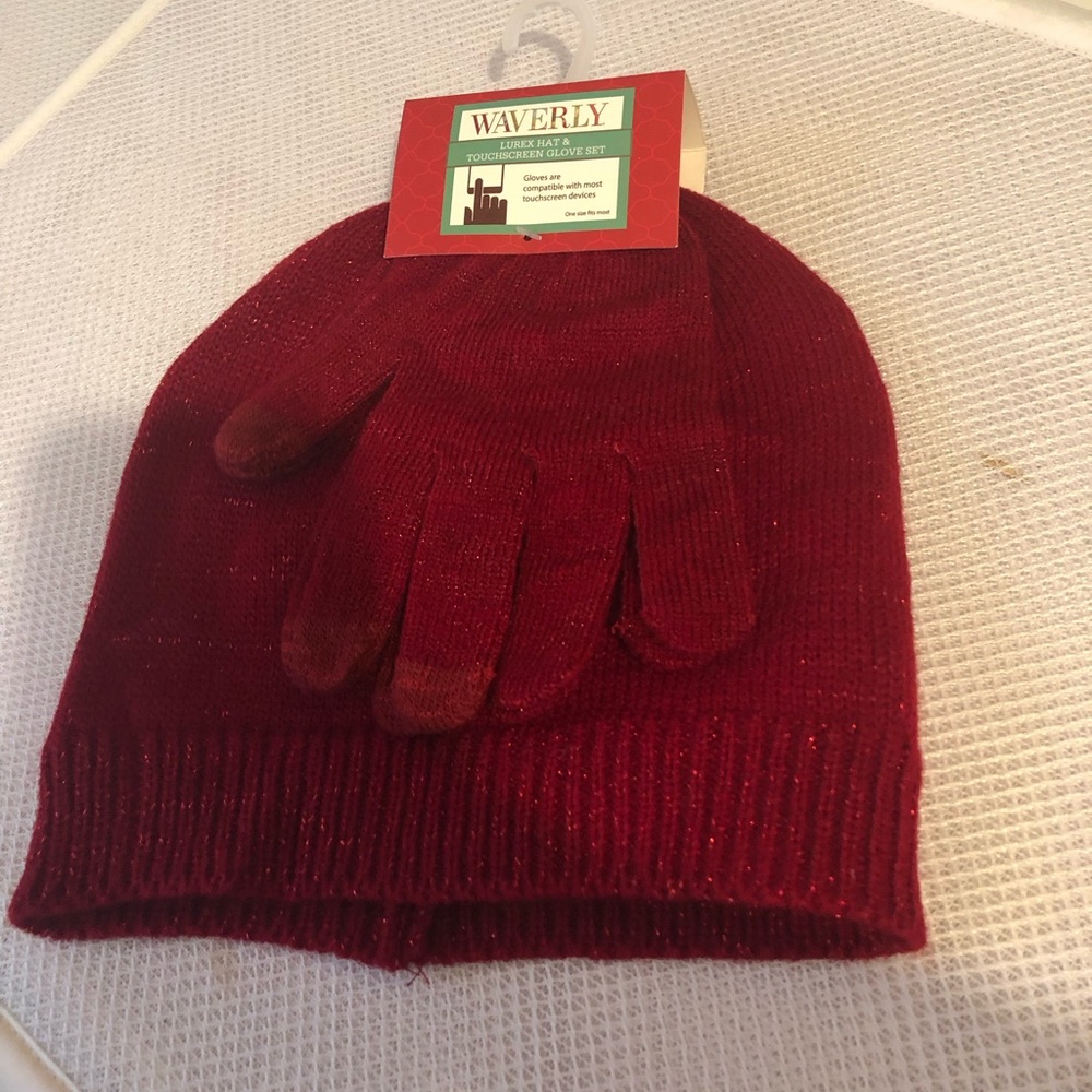 Waverly Knit Beanie & Tech Gloves - 738 $12 or 🎉